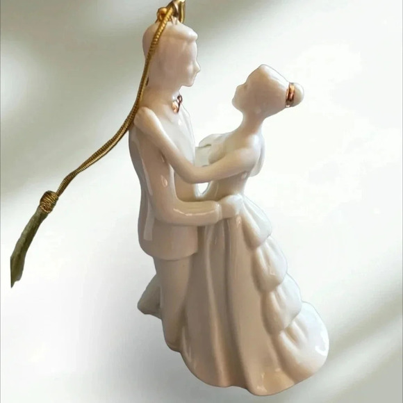 Lenox 2018 annual ornaments bride and groom - Picture 3 of 8